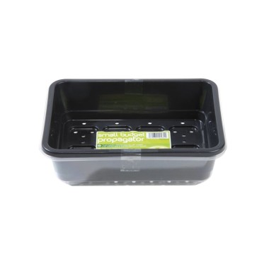 Kostengünstiges Anzuchtgewächshaus mit Löchern